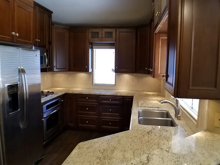 112 Corsica Dr — Photo 2