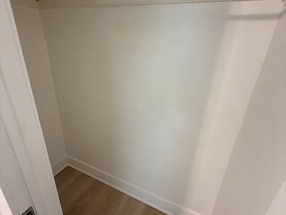 5th image of 4956 W Drummond Pl #2E