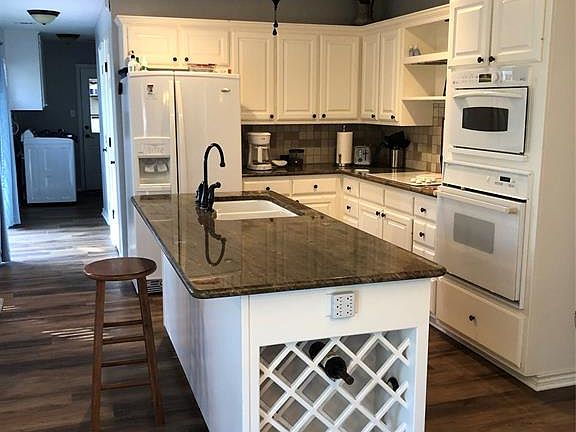 3rd image of 314 Comanche Dr