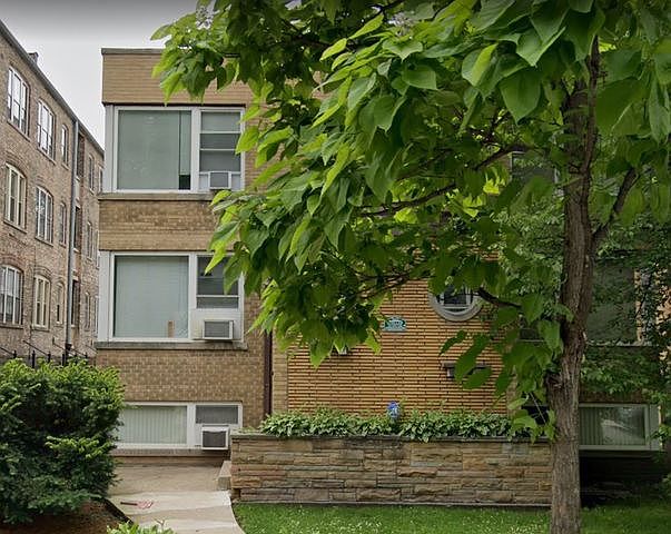 1st image of 322 S Austin Blvd #2N