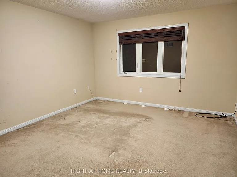 786 Bolingbroke Dr — Photo 13