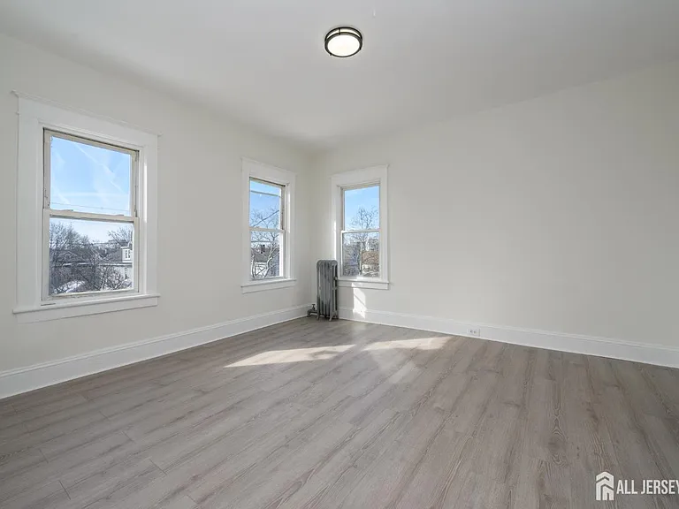 377 Delavan St #2 — Photo 17