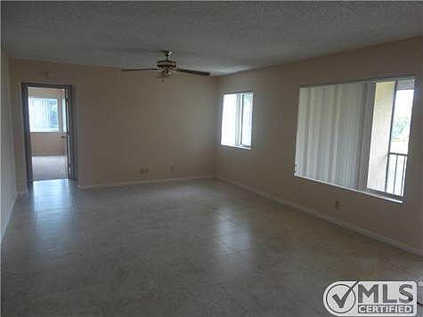 4th image of 530 Shady Pine Way APT B2