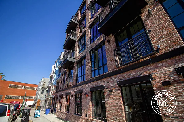 Rented by MySpaceNYC | media 18