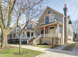 1645 W Berwyn Ave, Chicago, IL 60640