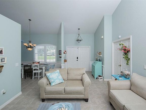 4th image of 11100 Jacqueline Ave