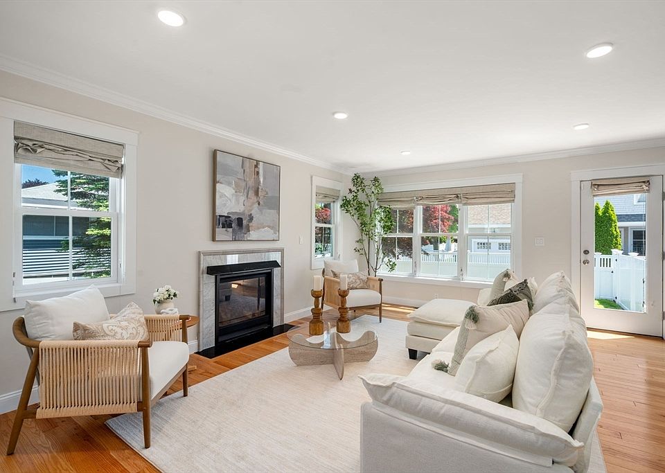 1st image of 17 Vernon St Unit 17
