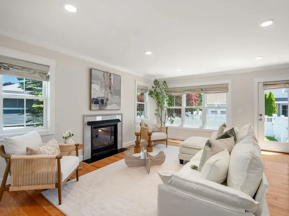 17 Vernon St Unit 17, Newton, MA 02458