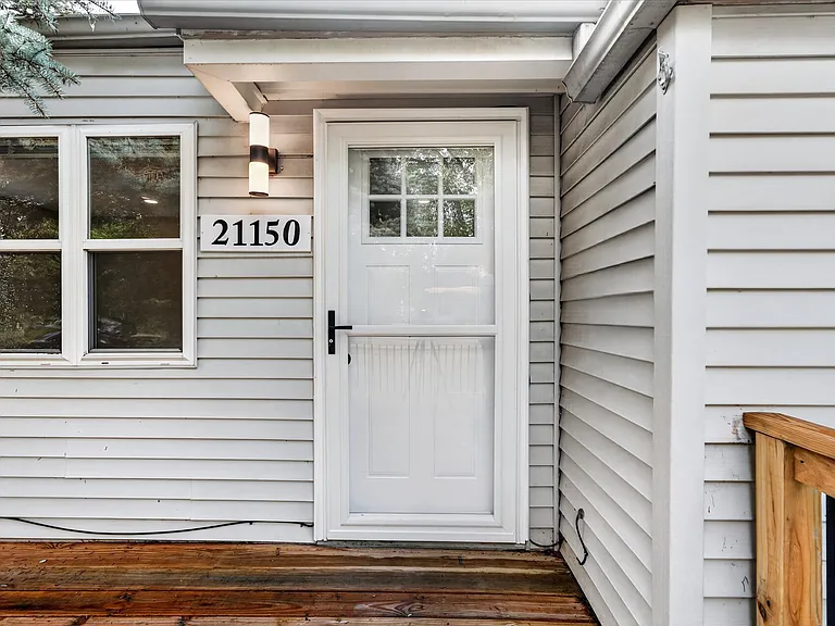 21150 Avon Ln — Photo 46