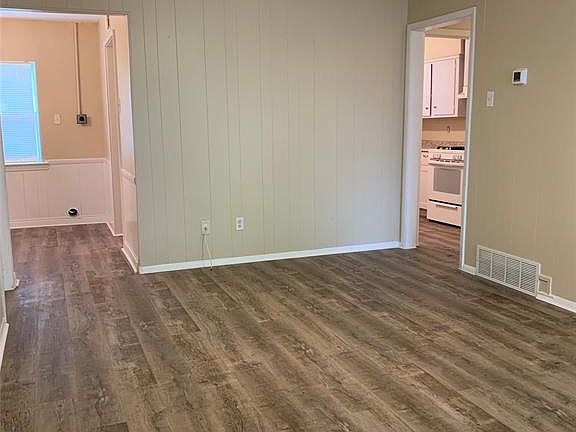 4th image of 101 W Wanda Dr