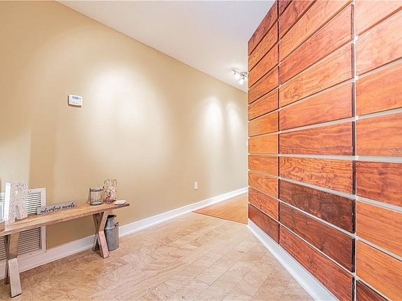 5th image of 10413 Isleworth Ave