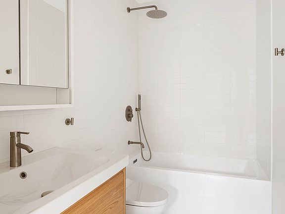 5th image of 447 W 51st St #1R