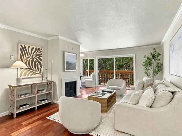 300 Glenwood Cir APT 198, Monterey, CA 93940
