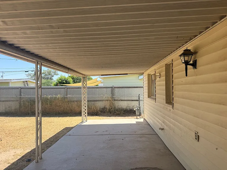 11327 W Kansas Ave — Photo 9