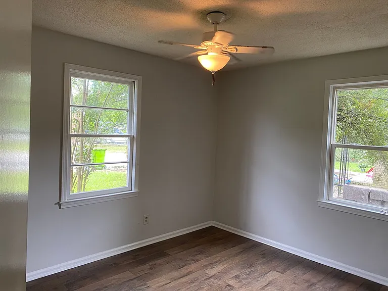 145 Aster Cir — Photo 10