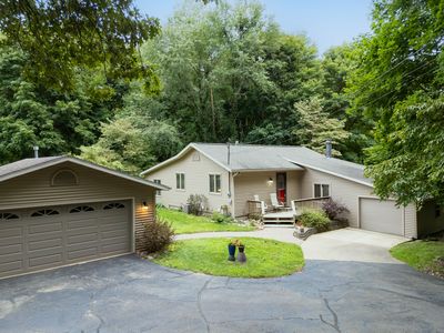 6557 E Eagle Lake Dr, Kalamazoo, MI, 49009