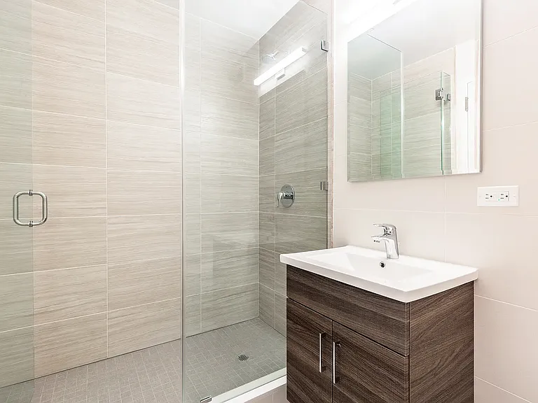 235 W 48th St #26F — Photo 4