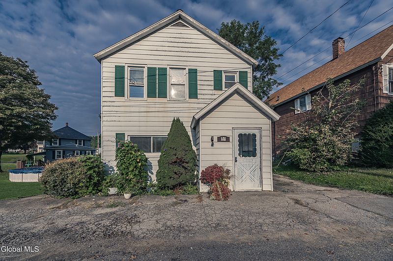 2nd image of 24 Upper Franklin Street
