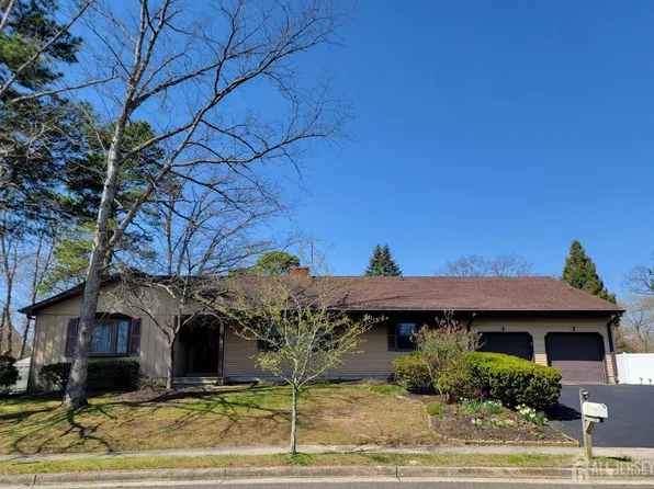 14 Perry Ave, Monroe Township, NJ 08831