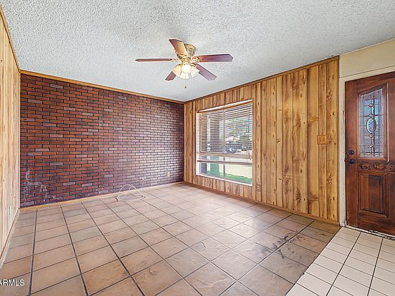 4th image of 7720 W EARLL Drive