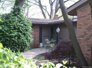 8558 Huntington Rd, Huntington Woods, MI 48070