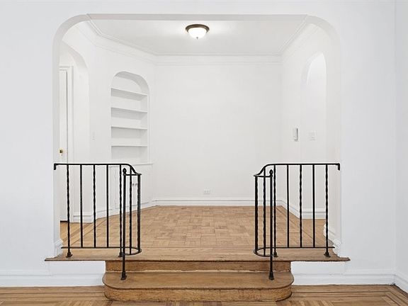 3rd image of 57 Park Ter W APT 6C