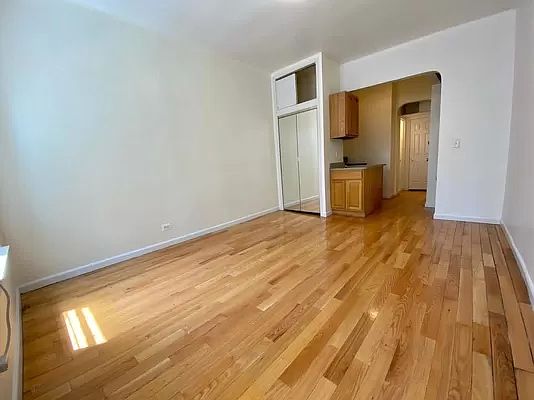 5th image of 1057 1st Ave #D5