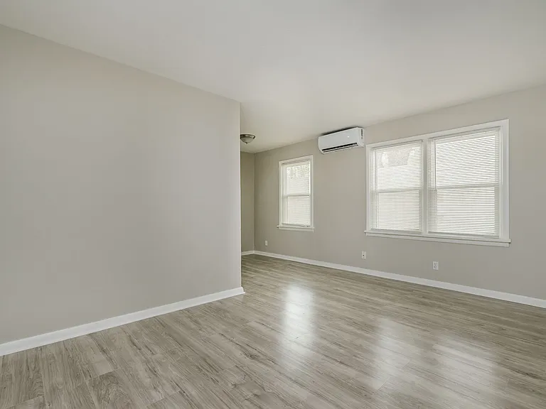 2304 SW 8th Ave #3 — Photo 1