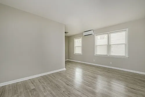 2304 SW 8th Ave #3 Photo 1