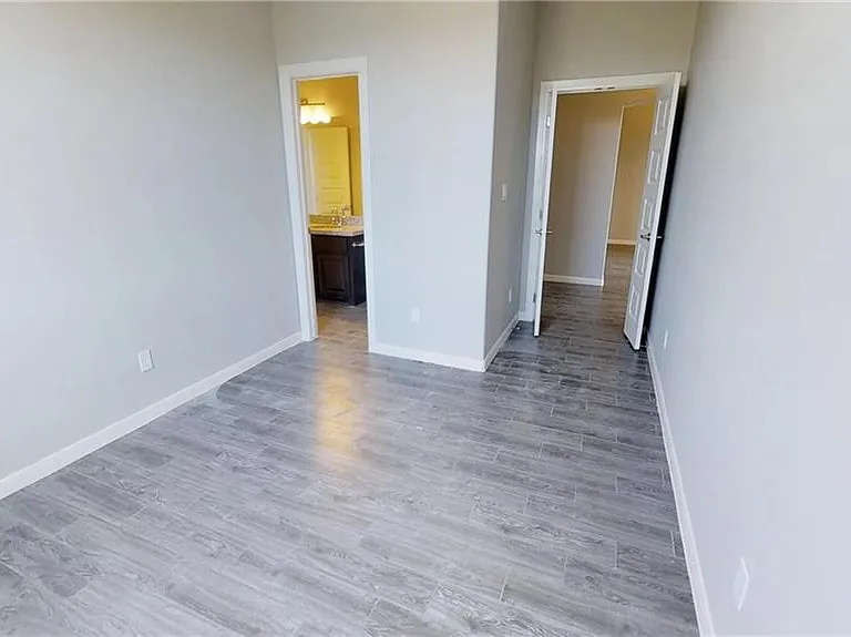 5261 Lost Creek Ln — Photo 13