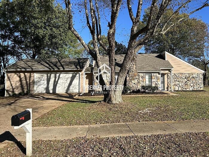 1st image of 5740 Ingleside Dr