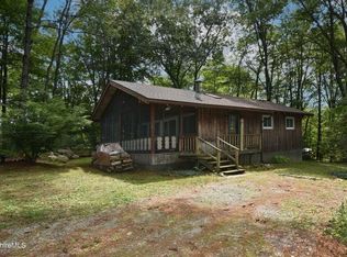 47 Linden Ln, Hinsdale, MA 01235