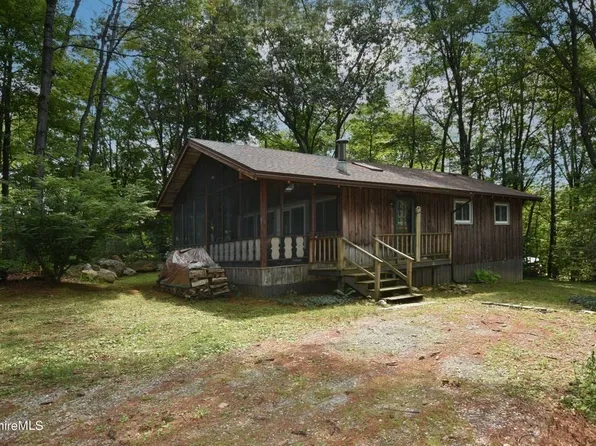 47 Linden Ln, Hinsdale, MA 01235