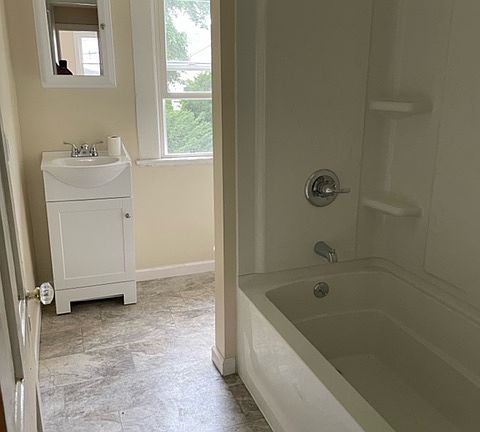 2nd image of 118 1/2 S Rebecca Ave #1