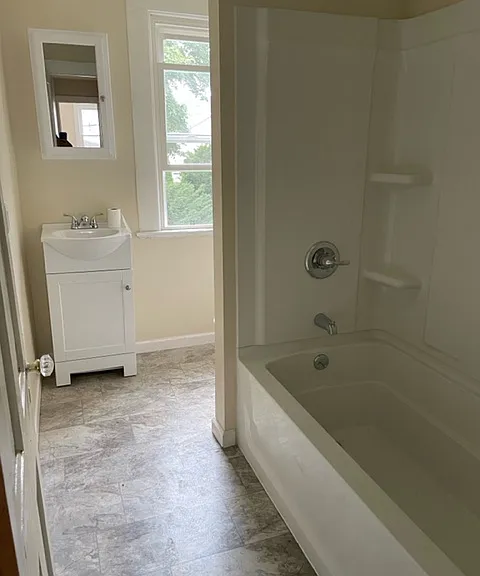 118 1/2 S Rebecca Ave #1 — Photo 2