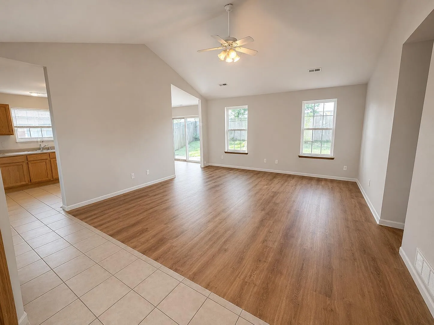 3 bed, 2.0 bath, 1418 sqft, $1,750 — Photo 3