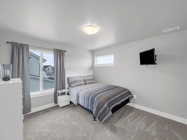 690 SE Drumlin Dr — Photo 15