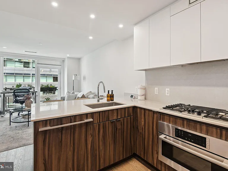37 L St SE #601 — Photo 4