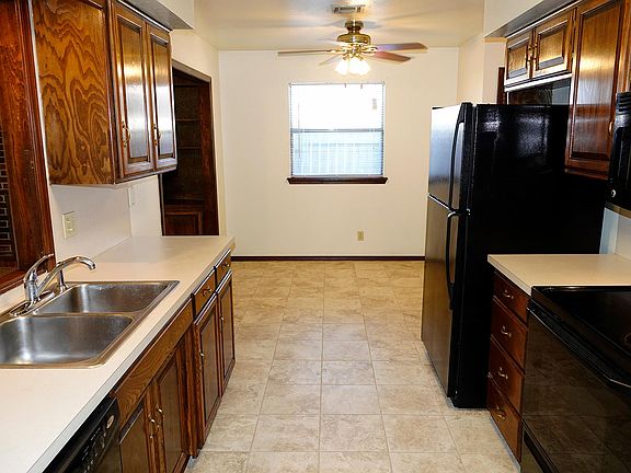 5th image of 118 Brookwood St