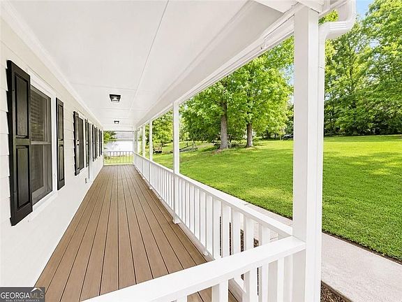 5th image of 135 Willow Shoals Dr