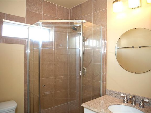 3rd image of 1623 N Ave