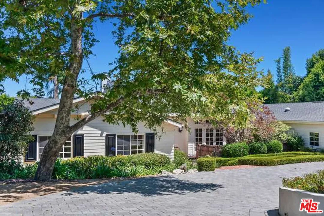 5 bed, 6.0 bath, 4100 sqft, $22,000 — Photo 3