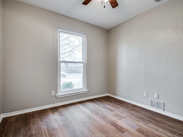 206 Barclay Ave — Photo 14