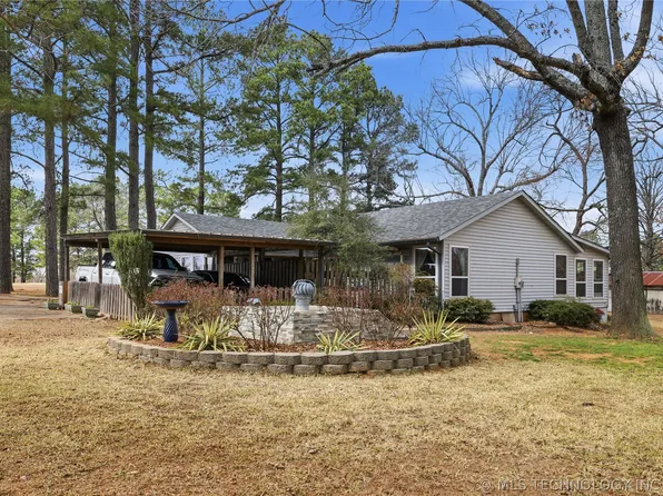 2417 N Country Club Rd, Hugo, OK 74743