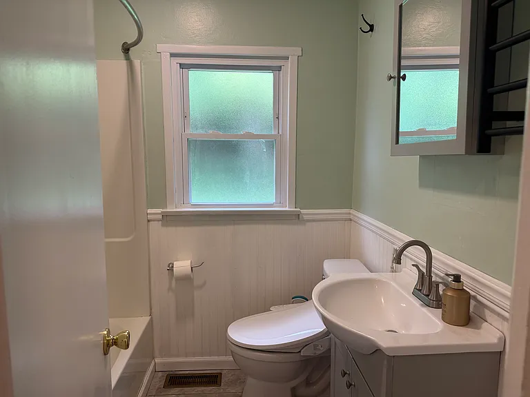 144 Belmont Rd — Photo 15