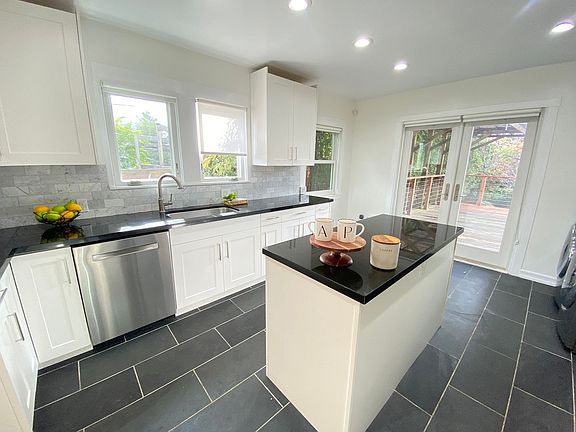 2nd image of 3809 Ardley Ave