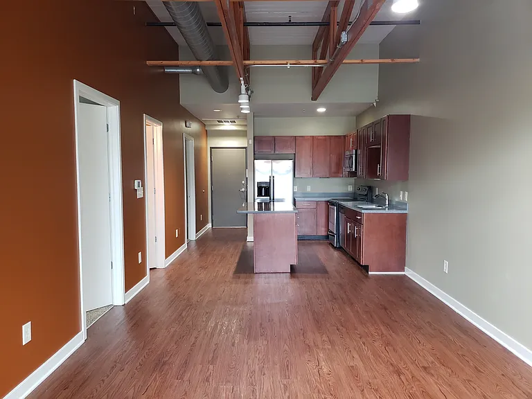 510 E 9th St #204 — Photo 18