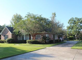 2420 Oak Manor Ct, Baton Rouge, LA 70810