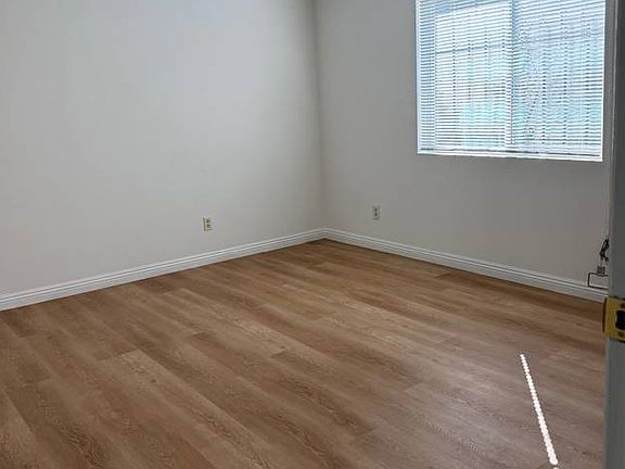 2nd image of 4816 Rosewood Ave