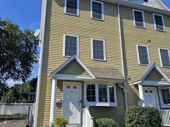 16 Hillside Place APT M5, Norwalk, CT 06854